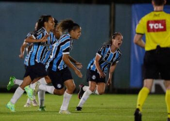 Grêmio bate Inter na abertura da 13ª rodada do Brasileiro Feminino