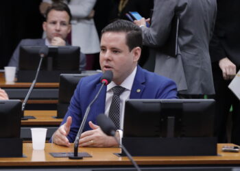 Rodrigo Valadares critica vinda de Maduro ao Brasil e alerta para perigos do autoritarismo