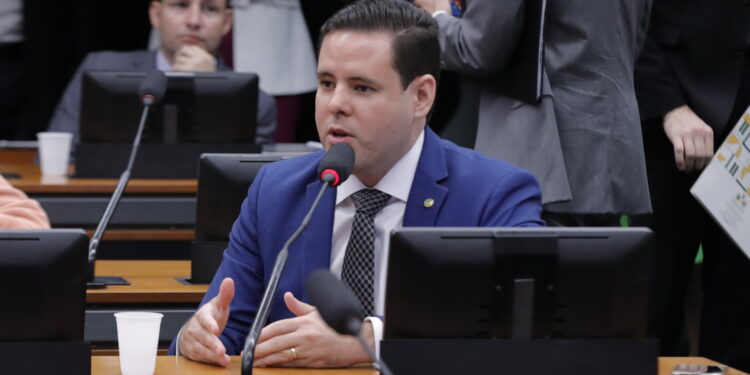 Rodrigo Valadares critica vinda de Maduro ao Brasil e alerta para perigos do autoritarismo