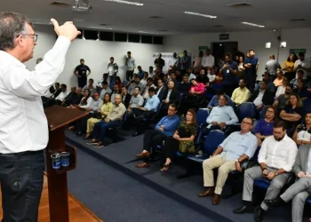 Senador Laércio Oliveira participa de encontro que discutiu o desenvolvimento do setor têxtil em Sergipe