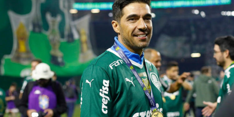 URGENTE: Abel Ferreira recebe proposta oficial para deixar o Palmeiras e define seu futuro