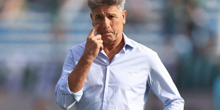 Torcida do Grêmio pede a saída de Renato Gaúcho, que pode assumir o comando de outro clube da Série A