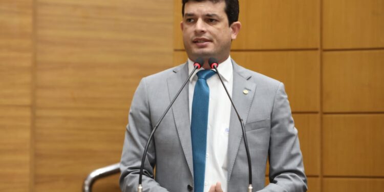 Deputado Paulo Junior faz apelo por manutenção das rodovias estaduais