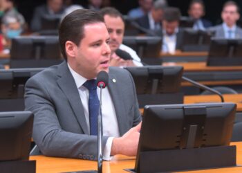 Deputado Rodrigo Valadares pede fim de exigência de visto para 4 países