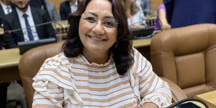 Deputada Estadual Carminha Paiva receberá título de cidadã sergipana nesta terça