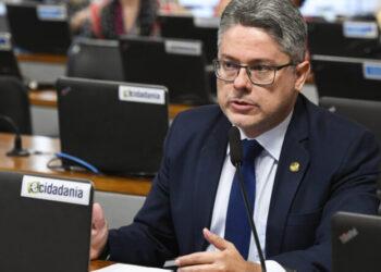Senador Alessandro comemora aprovação de melhorias no programa Bolsa Família