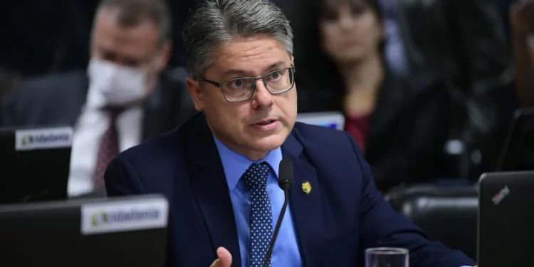 Senador Alessandro Vieira defende proposta que impulsiona o desenvolvimento regional e a geração de empregos