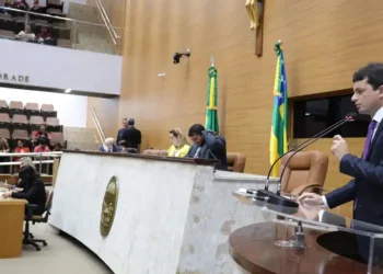 Paulo Júnior destaca recuperação salarial de professores de SC