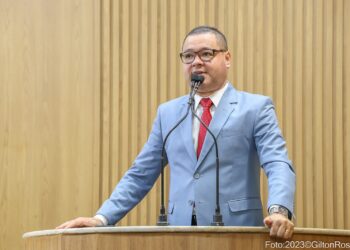 Eduardo Lima tem PL que capacita profissionais da saúde e educação para identificar abusos contra menores de 18, aprovado na CMA