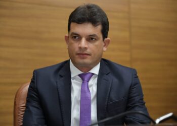 Paulo Júnior quer ônibus intermunicipais com cadeirinhas e assentos para crianças