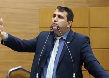 Deputado Marcos Oliveira pede valorização salarial dos servidores públicos