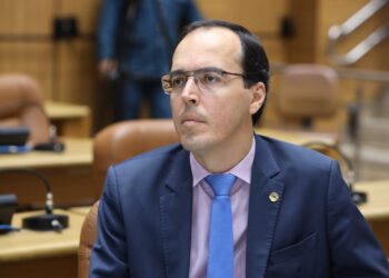 Governo envia para Alese projeto para que secretários acumulem salário