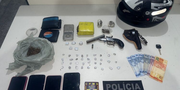 Polícia Militar prende três suspeitos de tráfico de drogas em São Cristóvão