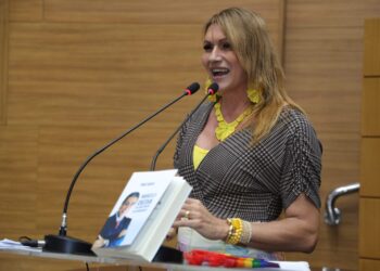 Linda Brasil destaca lançamento do livro sobre a vida do ex-governador Marcelo Déda