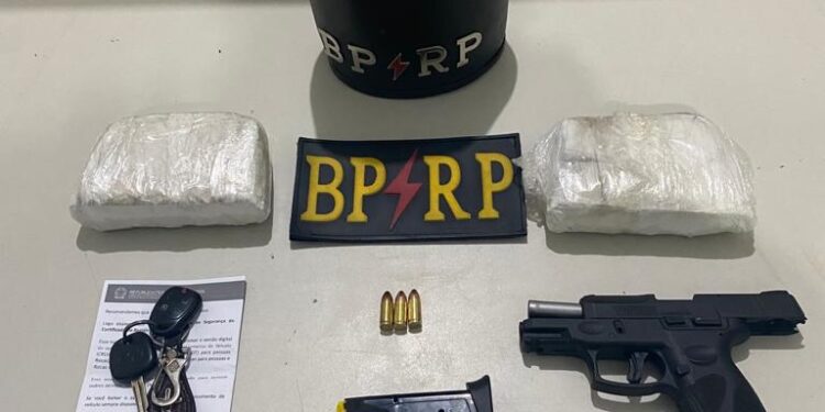 Polícia Militar apreende pistola e drogas na Zona Norte de Aracaju