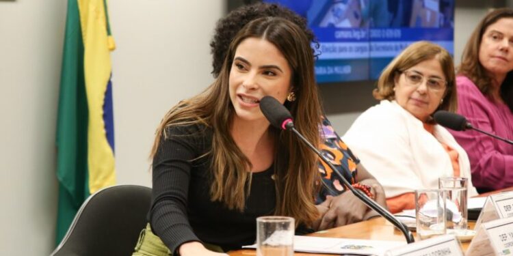 Yandra Moura é eleita coordenadora-geral do Observatório Nacional da Mulher na Política