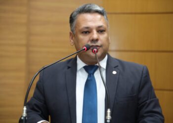 Ibrain de Valmir protocola projeto que beneficia artistas sergipanos