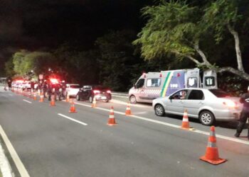 Comissão aprova detenção para quem fugir de abordagem no trânsito