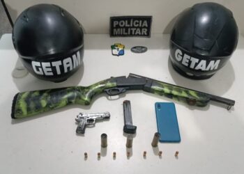 PM apreende espingarda e simulacro de pistola na Barra dos Coqueiros