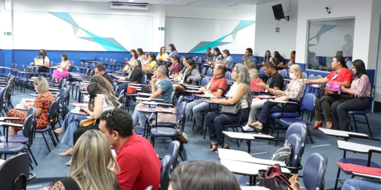 Saúde discute novas relações de trabalho