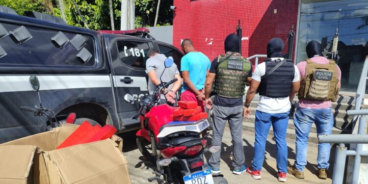 Ação conjunta prende dois suspeitos por tráfico de drogas e apreende 12 kg de maconha em Itabaiana