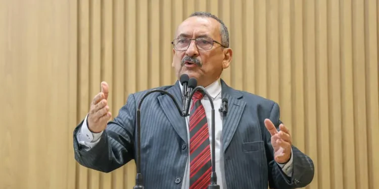 Vereador Cícero volta a cobrar por agilidade nas obras de infraestrutura no Santa Maria