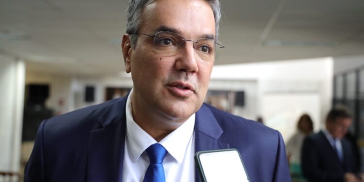 Sérgio Reis retorna à Brasília e Alese inicia trâmite para posse de novo deputado