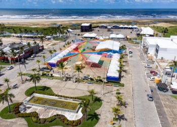 Montagem da estrutura do Arraiá do Povo está em fase final