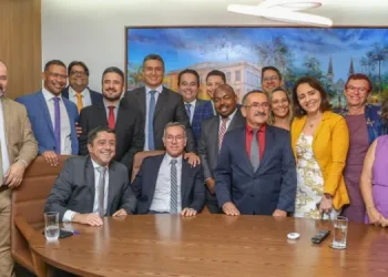 Zezinho do Bugio toma posse como vereador de Aracaju na vaga deixada pelo ex-vereador Dr. Manuel Marcos