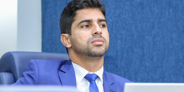 Vereador Pastor Diego defende medidas preventivas de proteção às escolas