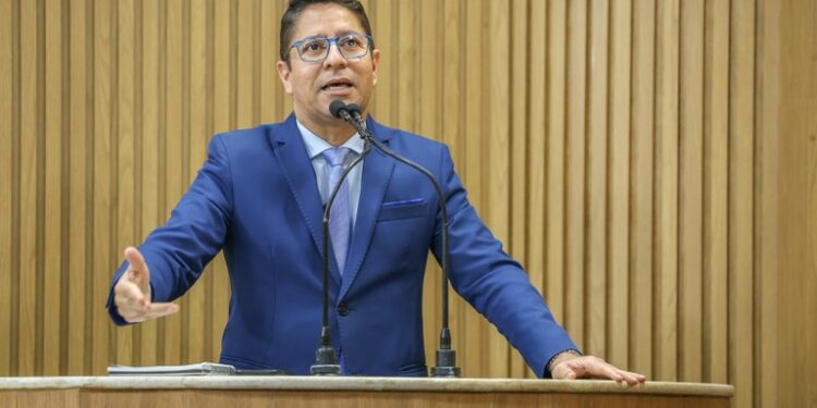 Ricardo Marques sugere cessão de área do estado para construção de creche no bairro 18 do Forte