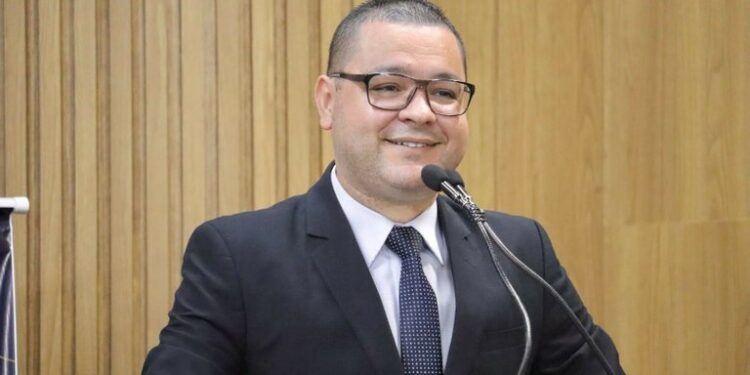 Em reunião na Semfas, Eduardo Lima discute construção de Cras e Casas lares por meio de Emendas Impositivas