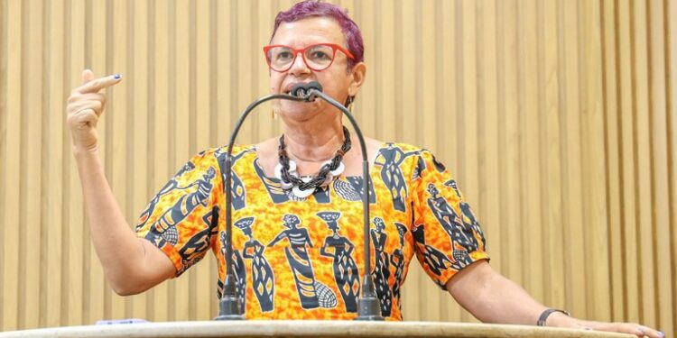 Vereadora Sonia Meire denuncia falta de transparência nas informações sobre o transporte coletivo