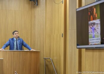 Na tribuna, Fabiano Oliveira repudia atos de racismo presta solidariedade ao jogador Vinícius Júnior