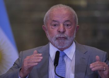 Lula tentará ajuda financeira dos Brics à Argentina