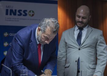 Carteira Meu INSS+ dá desconto em farmácias, cinemas, shows e serviços
