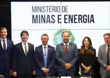Governador discute redução de preço de combustíveis com Ministro de Minas e Energia