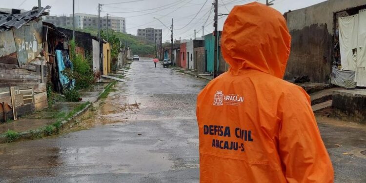 Aracaju registra 128 mm de chuva nas últimas 48h; Prefeitura mantém equipes em atenção
