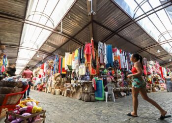 Artesanato sergipano atrai turistas e aracajuanos aos mercados centrais
