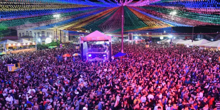 Edvaldo abre Forró Caju: “festa que simboliza a alma do aracajuano”