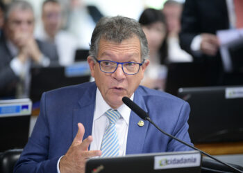 A pedido de Laércio, presidente da Petrobras deve explicar nova política de preços no Senado