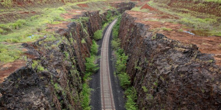 Após mais de 35 anos, Ferrovia Norte-Sul tem obras concluídas