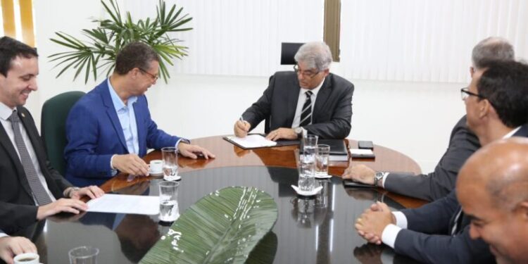 Governo e Justiça do Trabalho celebram acordo para pagamentos de precatórios