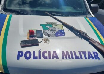 Polícia Militar apreende arma e drogas em Propriá