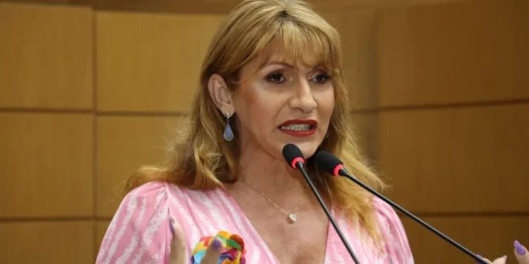 “Quero registrar meu repúdio a qualquer discurso de ódio contra nossa comunidade”, diz deputada Linda Brasil