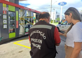 Ação com o Procon Sergipe interdita posto por adulteração de combustíveis em Aracaju