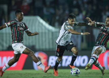 Fluminense e Atlético-MG não passam do 1 a 1 no Raulino de Oliveira