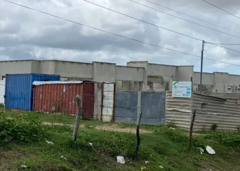 Obra da creche no Parque dos Faróis completa 10 anos sem conclusão e segue paralisada