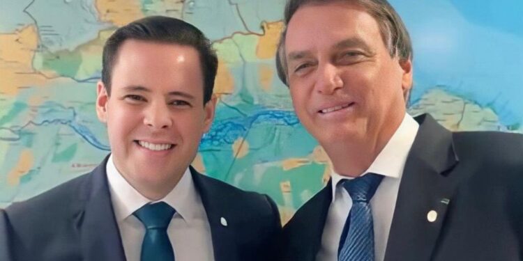 Rodrigo Valadares rebate decisão do TSE que torna Bolsonaro inelegível