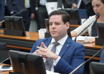 Rodrigo Valadares é o único deputado de Sergipe a assinar pedido de impeachment contra Lula